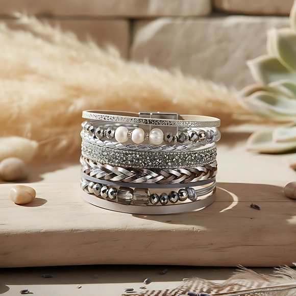 🆕️Boho-Chic Multilayered Beaded Trendy Silver Bracelet Vegan Leather & Pearls ✨ - Picture 3 of 11